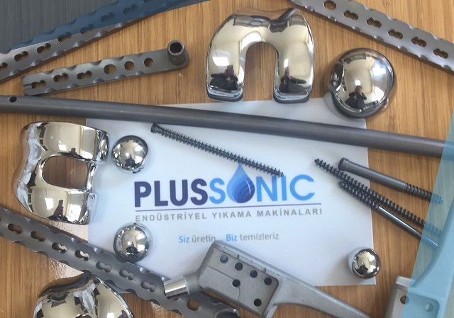 Plussonic Metal Banner