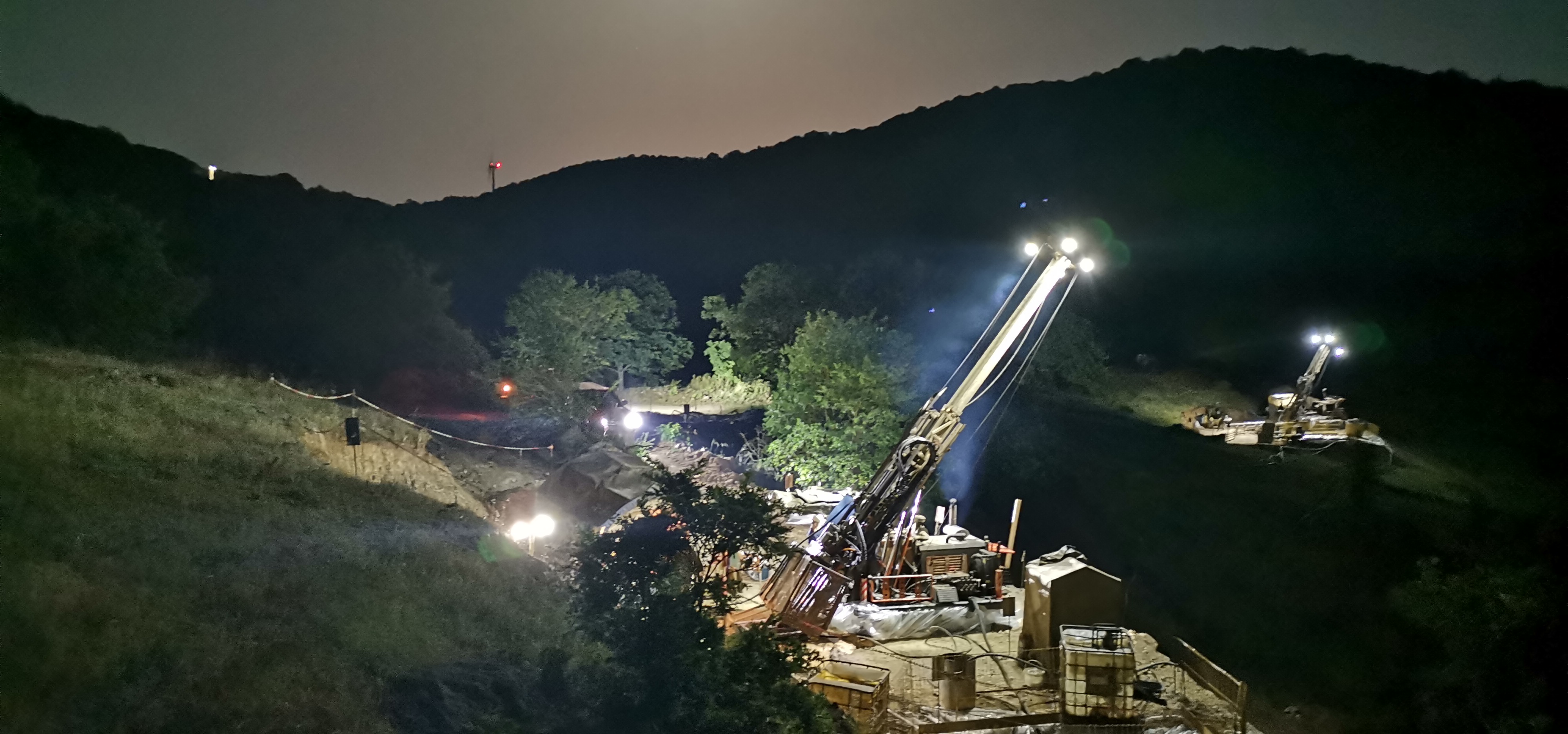 Zirkon Sondaj Makine Slider