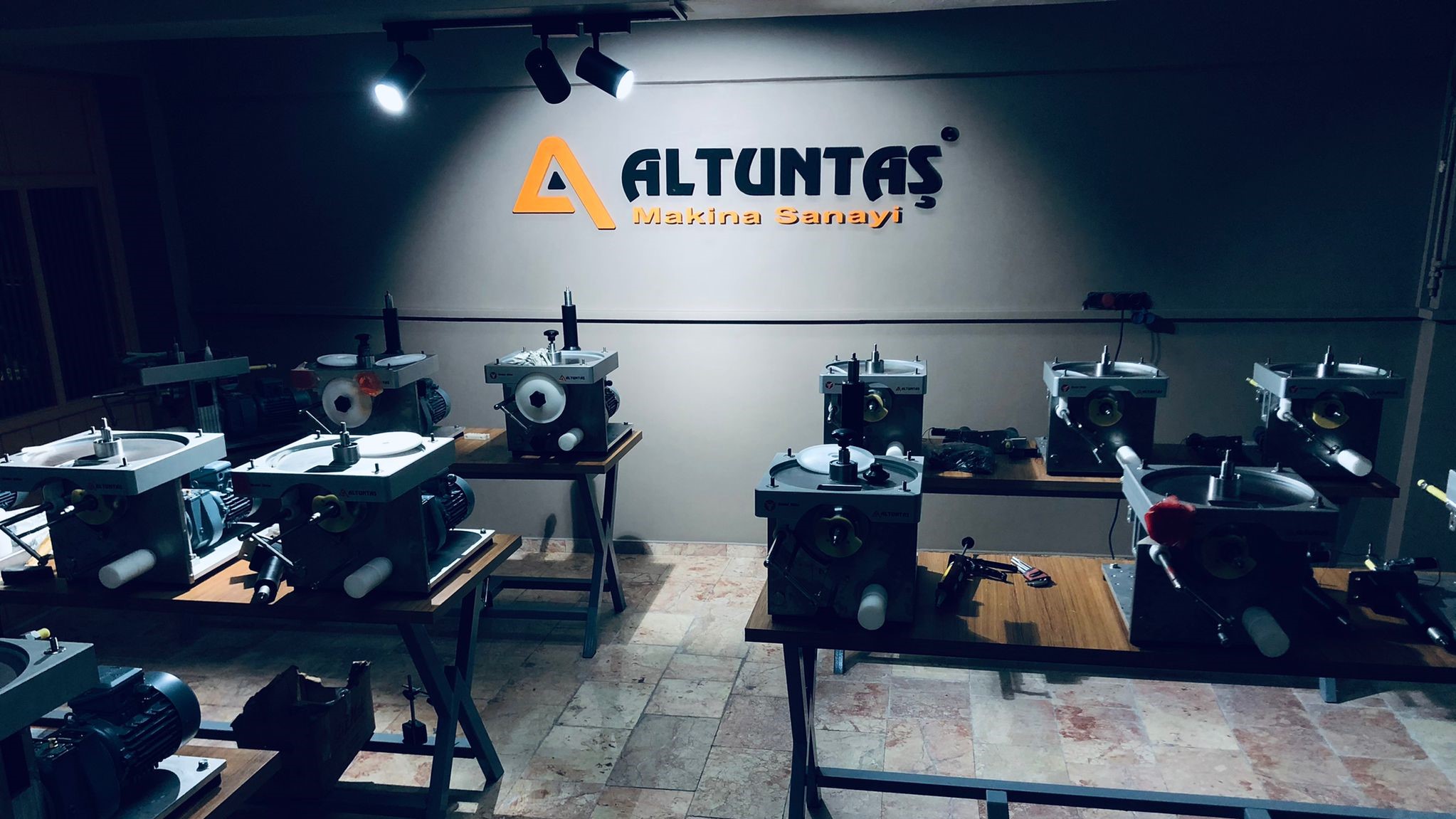 Altunmak Stahl Stier Slider